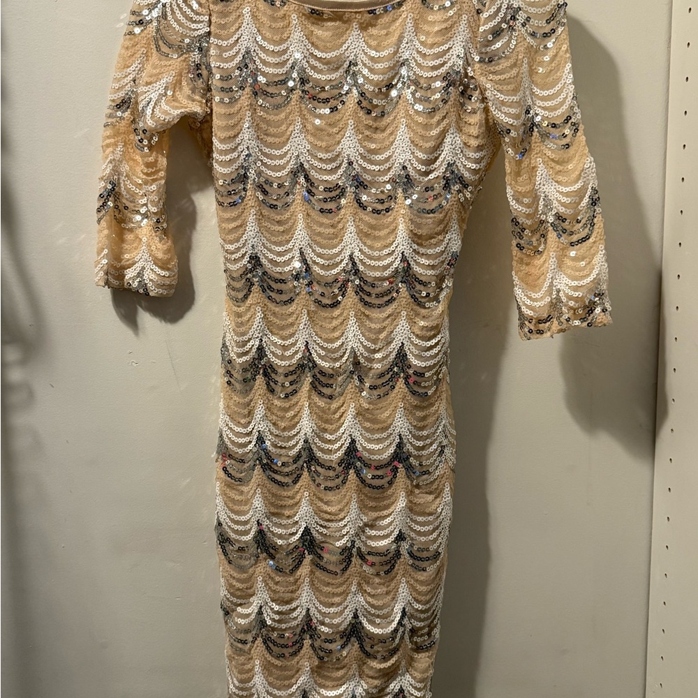 Elegant Sequin Wave Pattern Dress